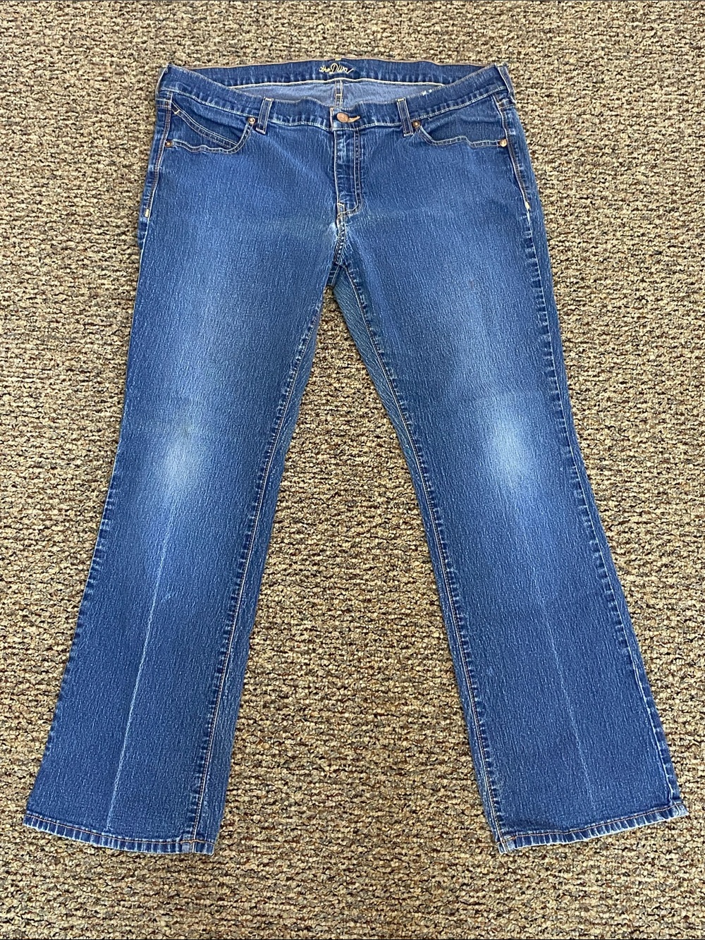 Women's Jeans in Classic Blue — Size 16 Short